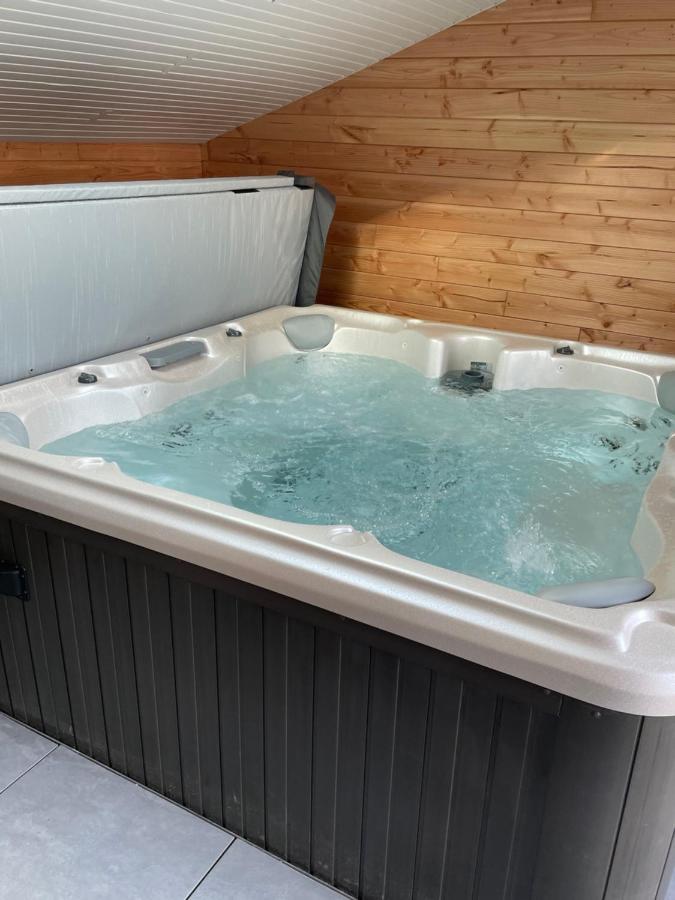 Villa Magnifique corps de ferme rénové avec Jacuzzi à Hillion Extérieur photo